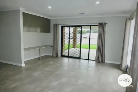 Property photo of 58 Felstead Circuit Thurgoona NSW 2640