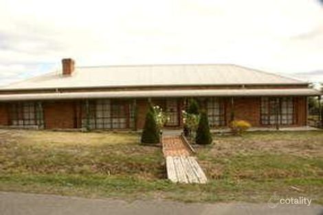 2 Carinya Dr, Gisborne, VIC 3437