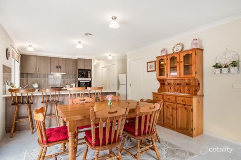 Property photo of 22 Vanessa Circuit Pakenham VIC 3810