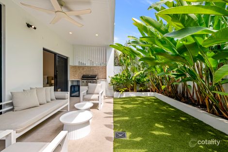 2/18 Poinciana Cres, Bundall, QLD 4217