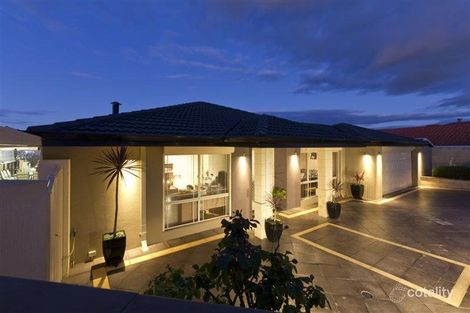 8 Rhodes Rise, Coogee, WA 6166