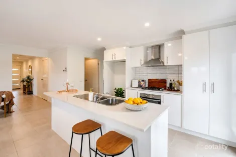 Property photo of 4 Artfield Drive Werribee VIC 3030