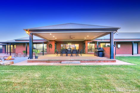 Property photo of 2 Veronica Place Lake Albert NSW 2650