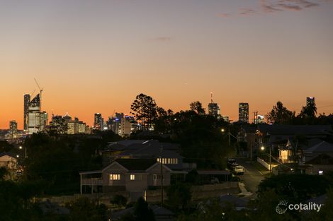 Property photo of 30 Beryl Crescent Holland Park QLD 4121