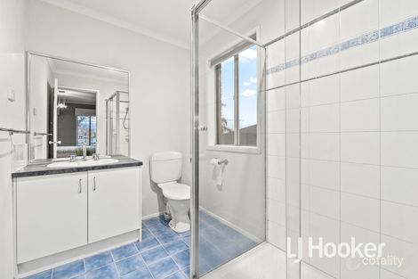 Property photo of 4 Cloverlea Grove Narre Warren South VIC 3805