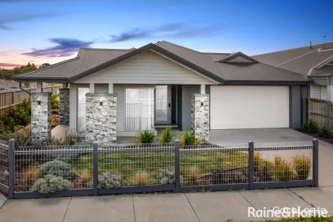 Property photo of 32 Chisel Avenue Kyneton VIC 3444
