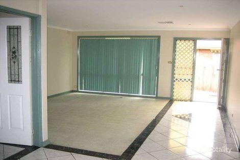 Property photo of 5 Tullaroop Court St Albans VIC 3021