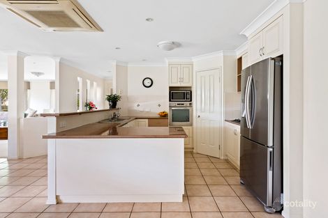 Property photo of 17 Fadden Crescent Middle Ridge QLD 4350