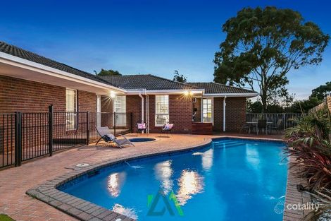 Property photo of 2 Bodalla Court Frankston VIC 3199