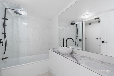 Property photo of 4/140 Surf Parade Broadbeach QLD 4218