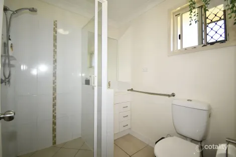 Property photo of 17 Cherryfield Road Gracemere QLD 4702