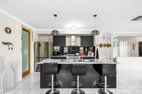 Property photo of 4 Nardoo Place Brookfield VIC 3338