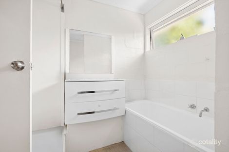 Property photo of 4 Russell Avenue Woodend VIC 3442