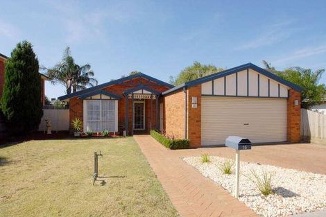 15 Daina Ct, Skye, VIC 3977