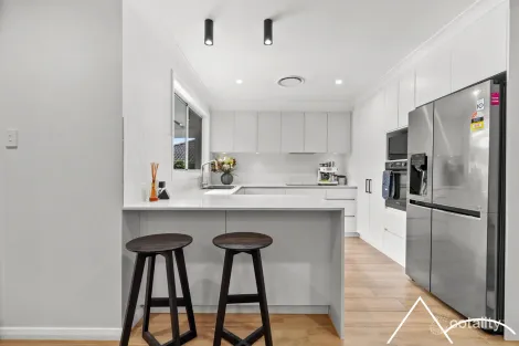 Property photo of 411B Thirlmere Way Thirlmere NSW 2572