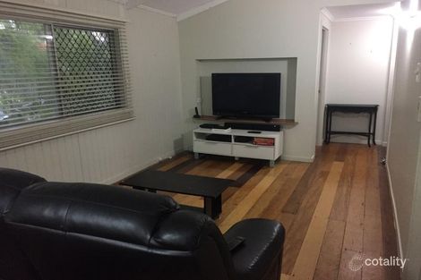 102 Callaghan St, Mooroobool, QLD 4870