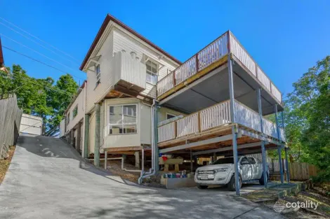 Property photo of 37 Macgregor Terrace Bardon QLD 4065