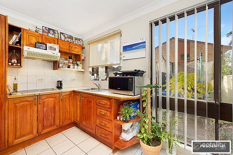 Property photo of 2/3 Amaranthus Place Macquarie Fields NSW 2564