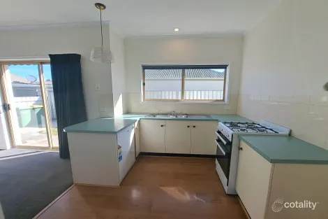 Property photo of 4/577 Webb Street Lavington NSW 2641