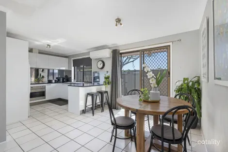 1/13 Gumbeel Ct, Highland Park, QLD 4211