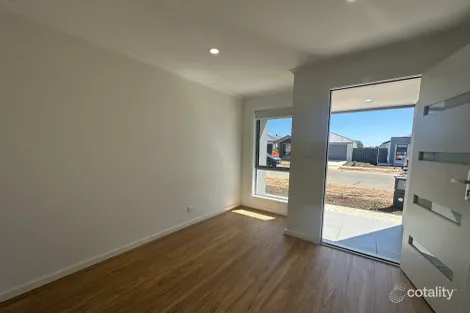 Property photo of 15 Badman Street Munno Para Downs SA 5115