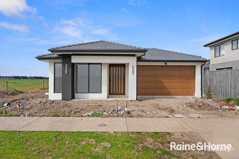 11 Baxter St, Clyde North, VIC 3978