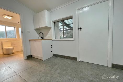 Property photo of 21 Miro Street Young NSW 2594