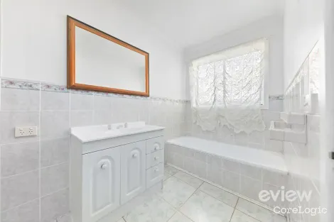 Property photo of 116 Greaves Street North Werribee VIC 3030