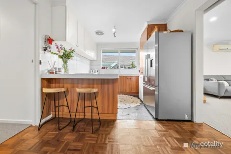 Property photo of 41 Guildford Crescent Narre Warren VIC 3805
