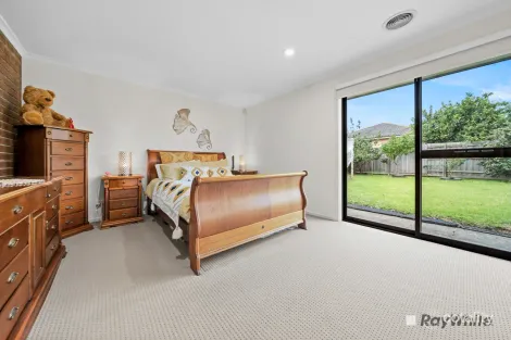 Property photo of 41 Guildford Crescent Narre Warren VIC 3805