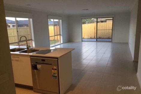 Property photo of 14 Athlestane Road Doreen VIC 3754