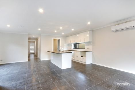 Property photo of 11 Cartwright Grove Cranbourne East VIC 3977