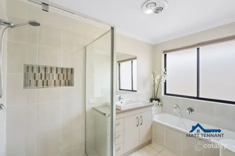 Property photo of 26 Willis Close Redland Bay QLD 4165