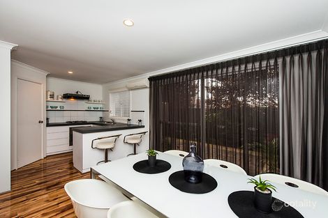 3/4 Stanbury Cres, Morley, WA 6062