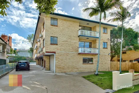 Property photo of 3/50 Hilltop Avenue Chermside QLD 4032