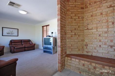 Property photo of 21 The Crest Woodvale WA 6026
