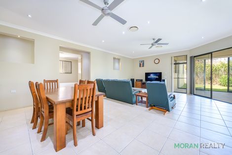 Property photo of 5 Eastbourne Chase Arundel QLD 4214