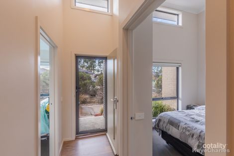 Property photo of 37 Fadden Mews Officer VIC 3809