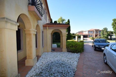 Property photo of 8 Kensington Close Carindale QLD 4152