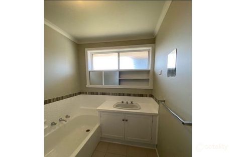 Property photo of 16 Wellington Crescent Lalor VIC 3075