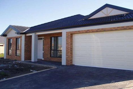 Property photo of 18 Devaney Avenue Lynbrook VIC 3975