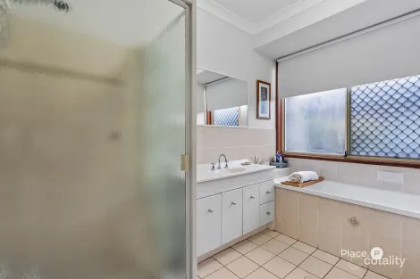 Property photo of 9 Bottletree Place Calamvale QLD 4116