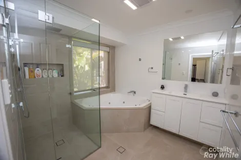 Property photo of 14 Federation Drive Hallidays Point NSW 2430