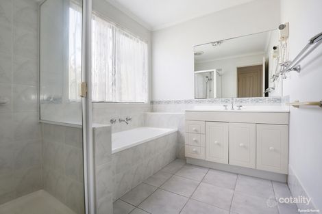 Property photo of 5 Turano Court Roxburgh Park VIC 3064