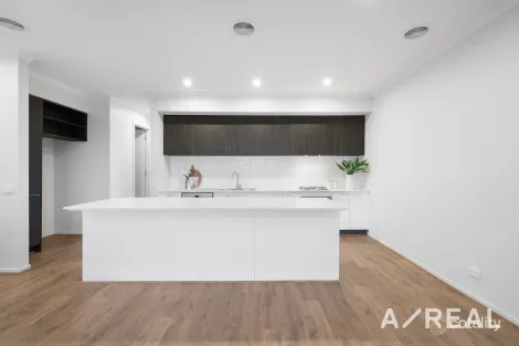 Property photo of 11 Jolimont Road Point Cook VIC 3030