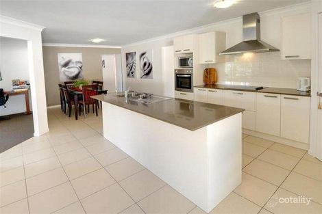 4 Jason Pl, Little Mountain, QLD 4551