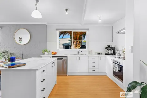 Property photo of 62 Irby Boulevard Sisters Beach TAS 7321