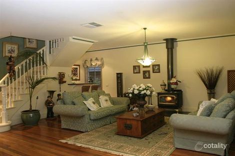 Property photo of 10 Brent Close Berwick VIC 3806