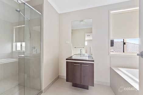 Property photo of 9 Benaud Way Point Cook VIC 3030