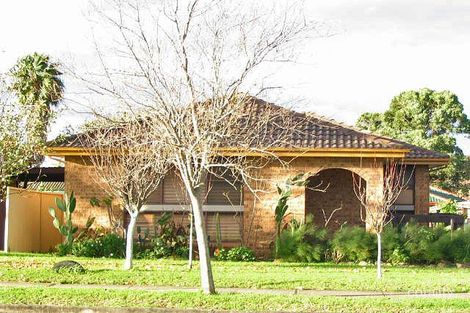 24 Blacksmith St, Greenfield Park, NSW 2176